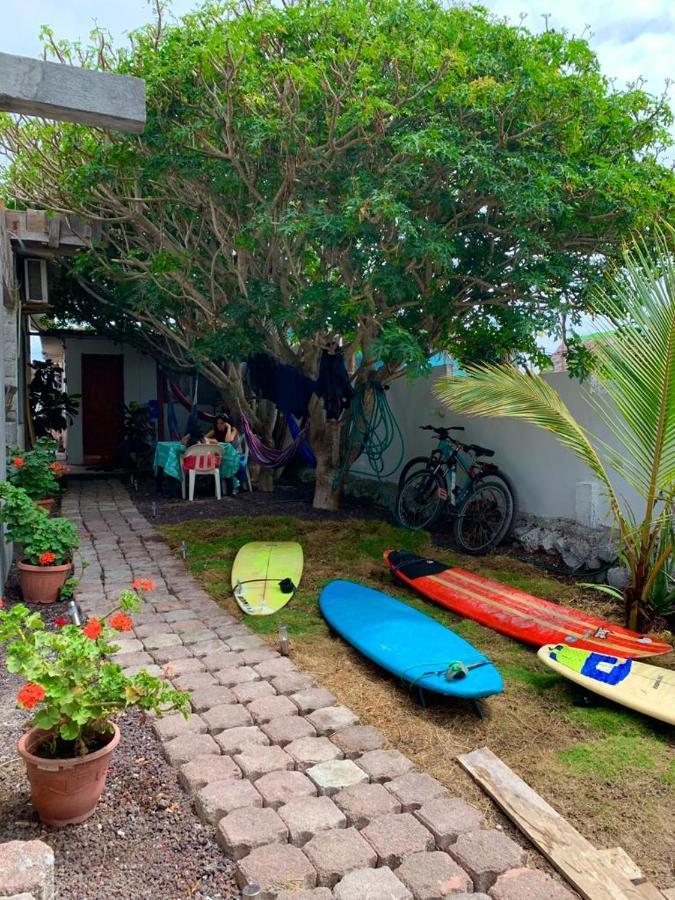 La Casa De Mike Hotel Puerto Villamil Exterior photo